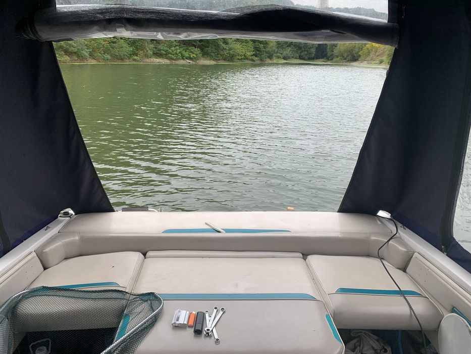 Каютний катер форвінд