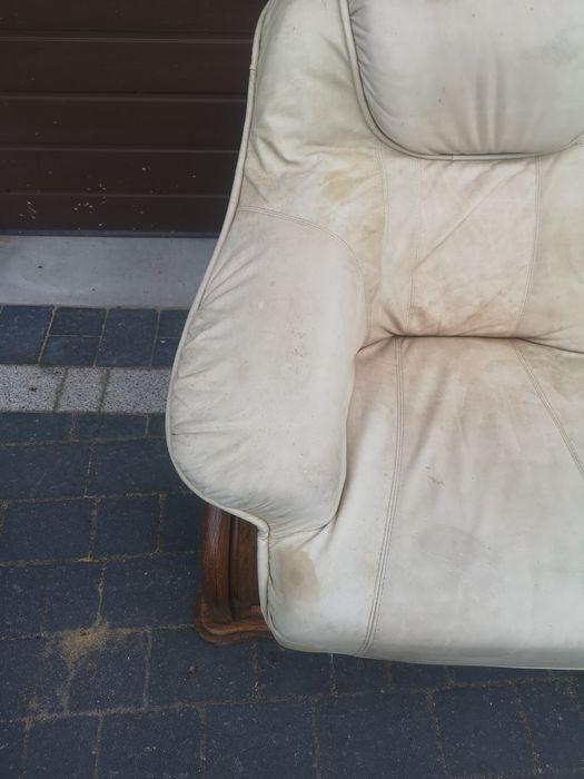 Sofa dwuosobowa że skóry
