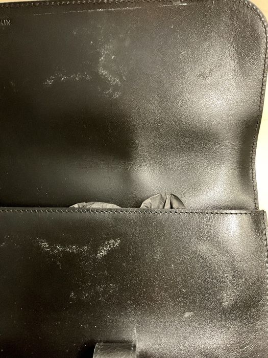 Pasta Montblanc em preto de pele e metal