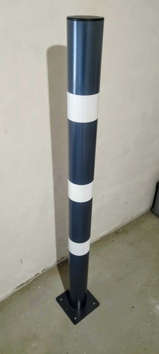 SŁUPEK parkingowy 100 cm x Ø60 grafitowo-biały z podstawą