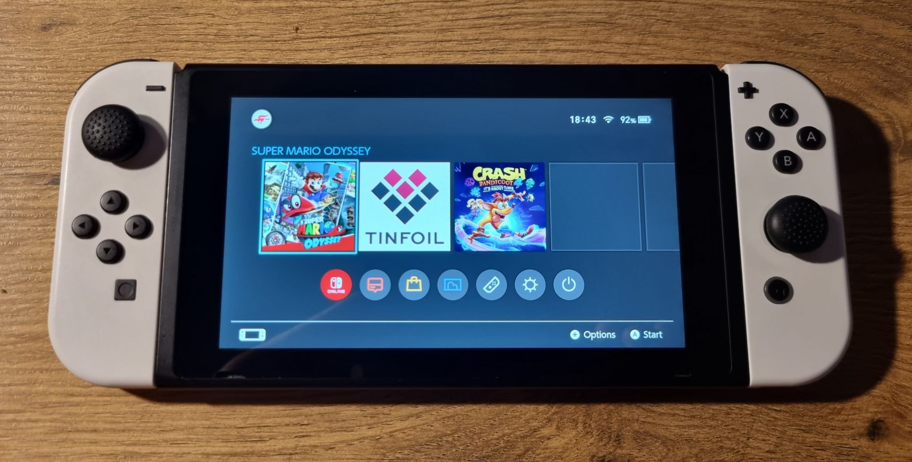 Switch V2 + karta 64Gb + picofly CFW