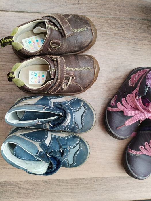 Віддам безкоштовно взуття розмір 20 21 шкіряне