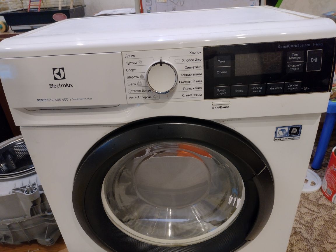 Запчастини до пралки Electrolux EW6S326SUI, відмінний стан. Оригінал