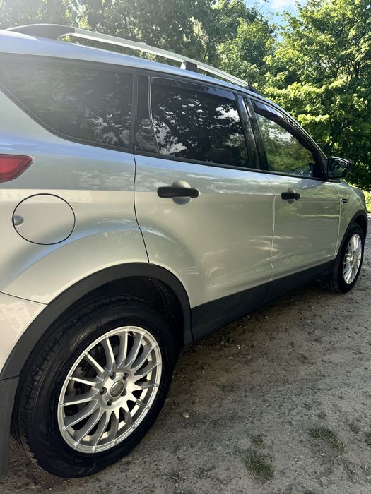 Продам автомобіль Ford Escape 2013 року