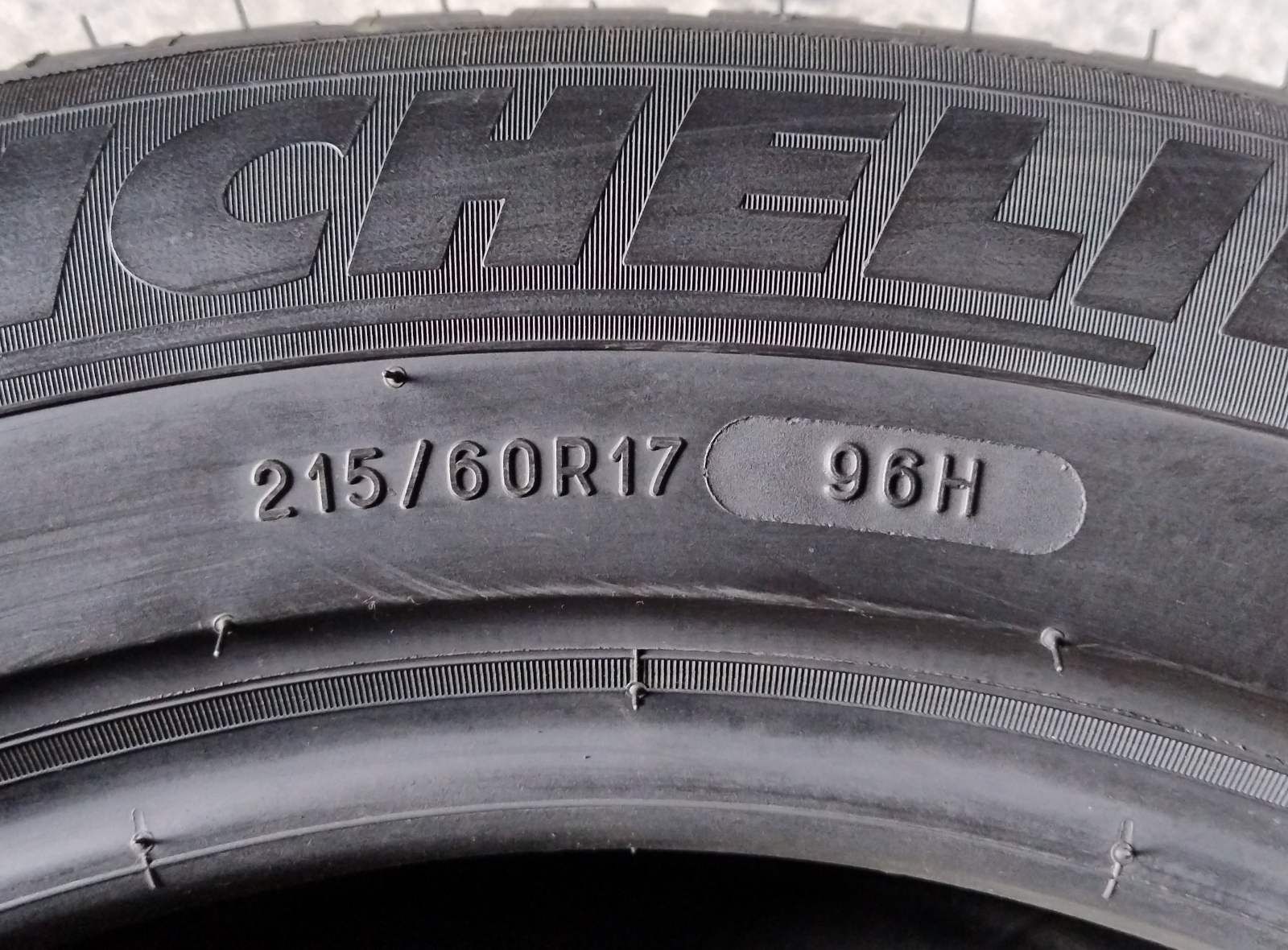 Шини літні R17 215/60 Michelin Primacy 3