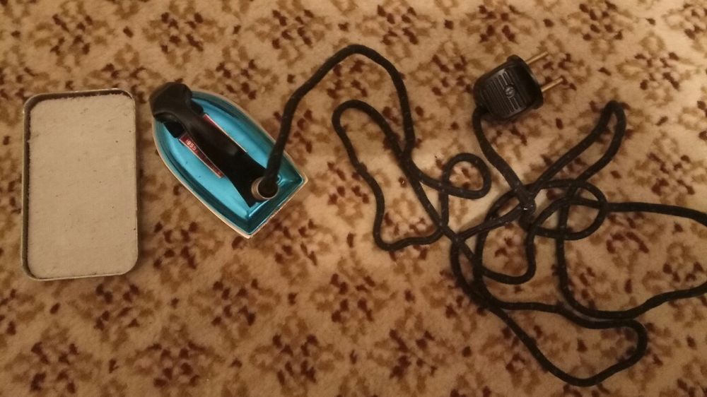 Утюг дорожный маленький, раритет