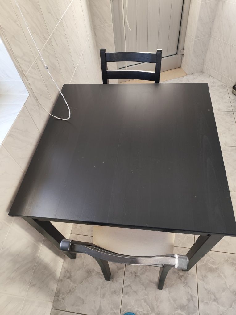 Mesa 74x74cm + 2 cadeiras