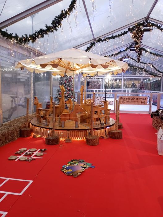 Carrossel em madeira