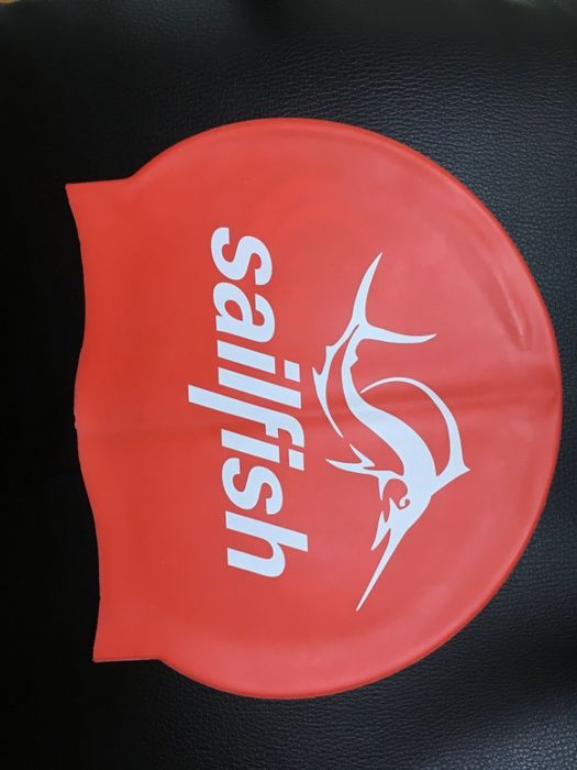 Czerwony czepek silikonowy Sailfish Swimnights Ironman 70.3 Gdynia