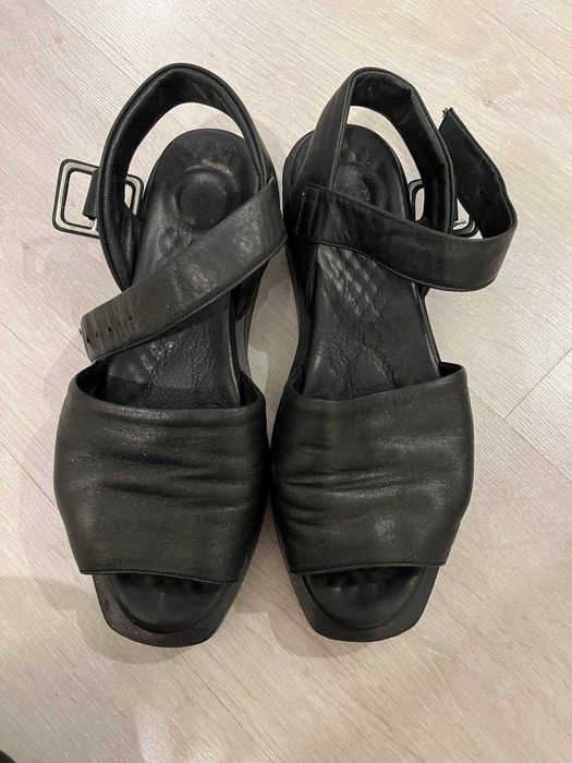 Шкіряні босоніжки