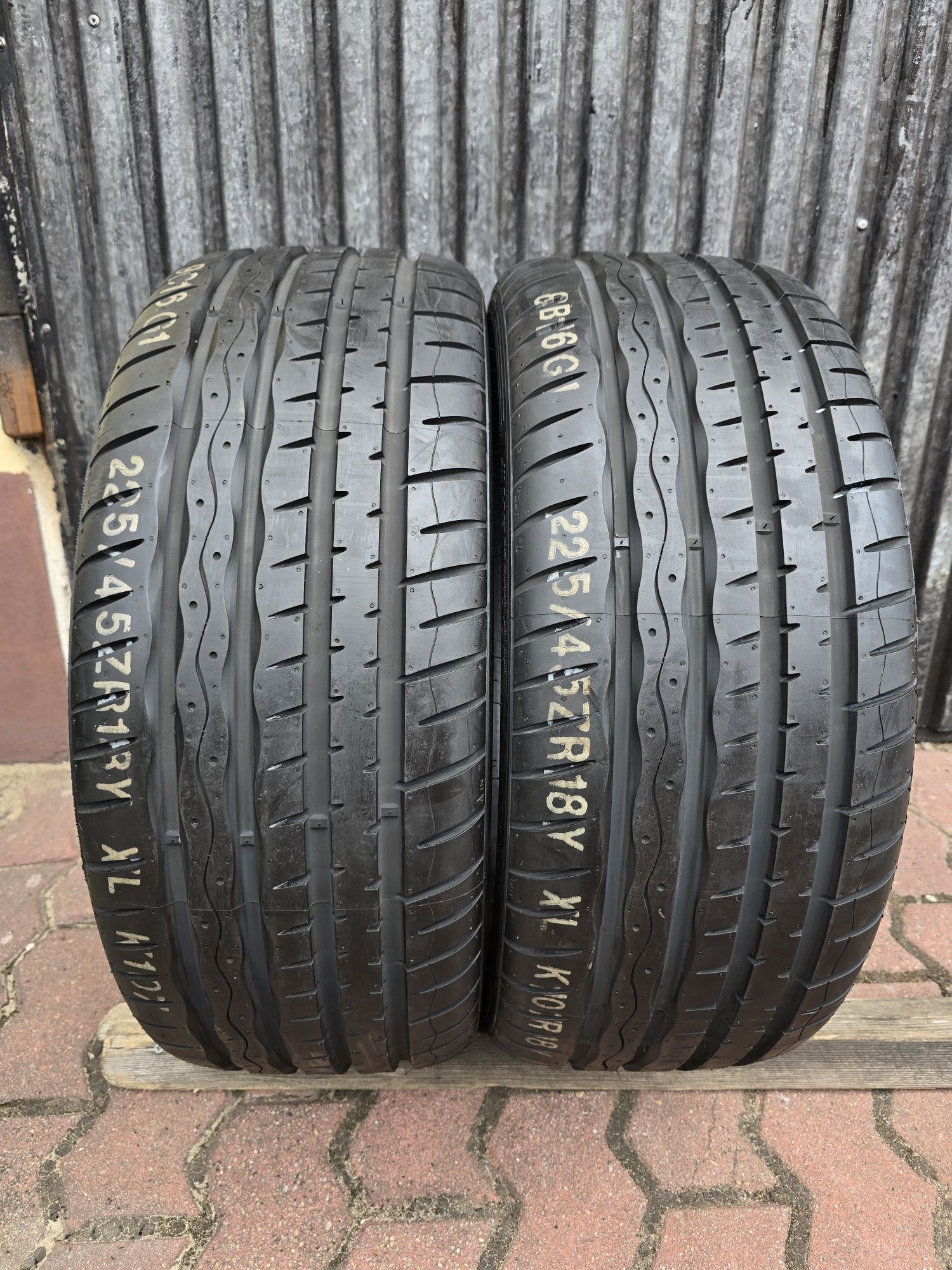Para nowych opon letnich 225/45R18 95Y Hankook Ventus S1 Evo