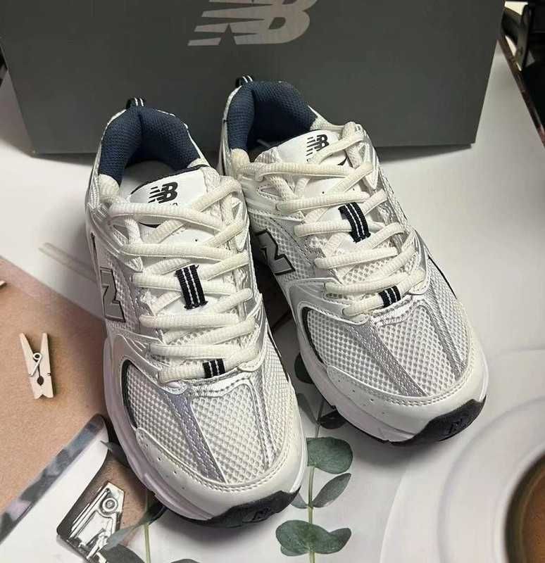 Buty/sportowe/Dla obu płci/New+Balance_530 A>44