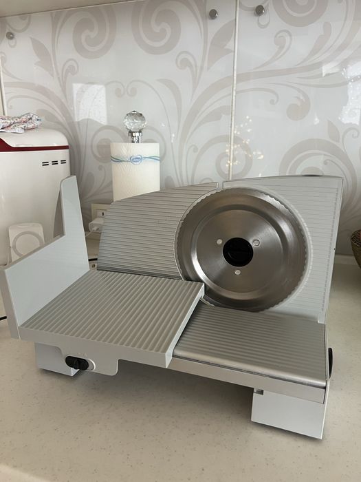 Ломтерезка для колбасы и хамона Bosch