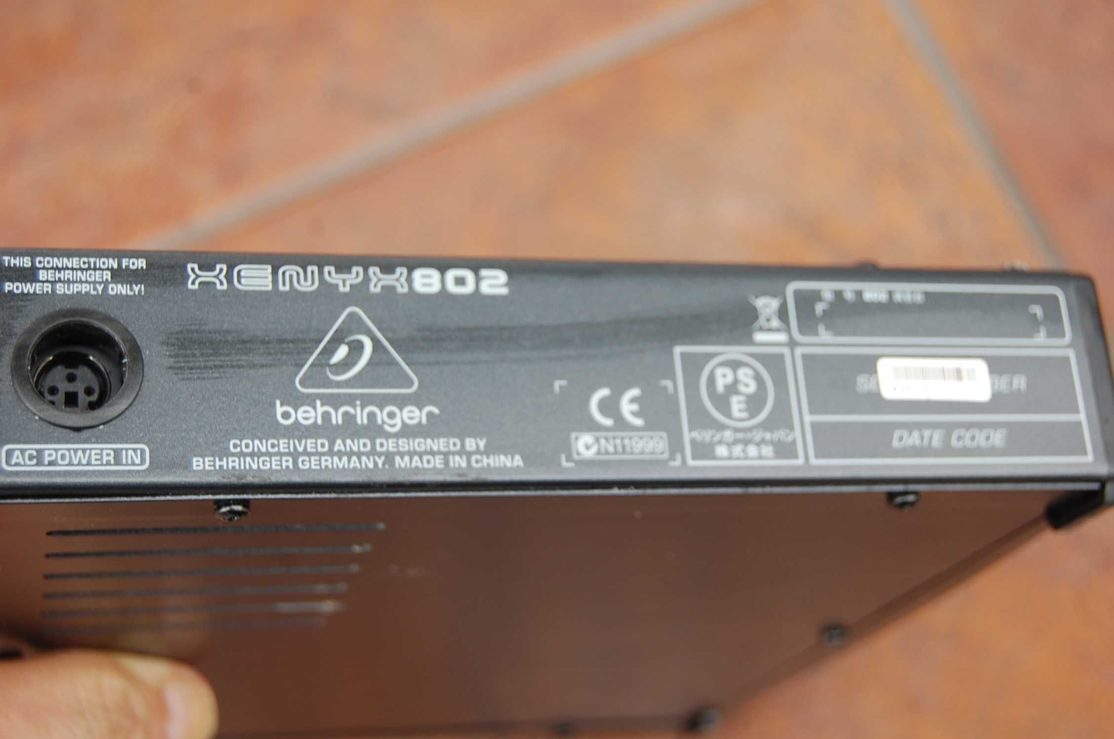 Mikser Behringer Xenyx 802 8 - kanałowy