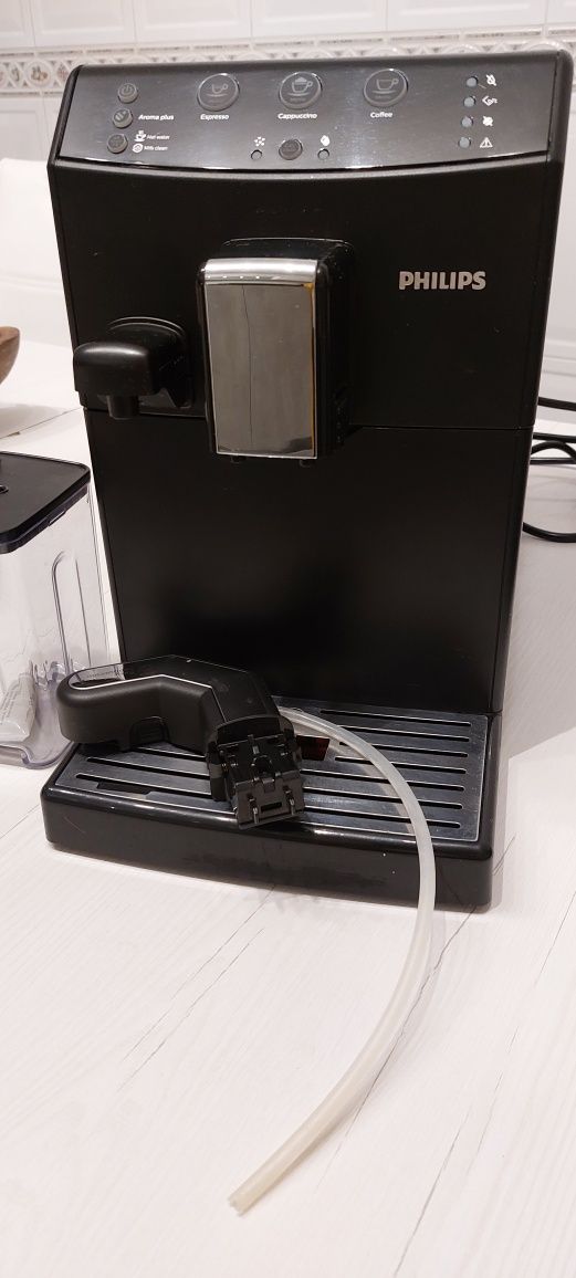 Máquina de café expresso e capuccino automática