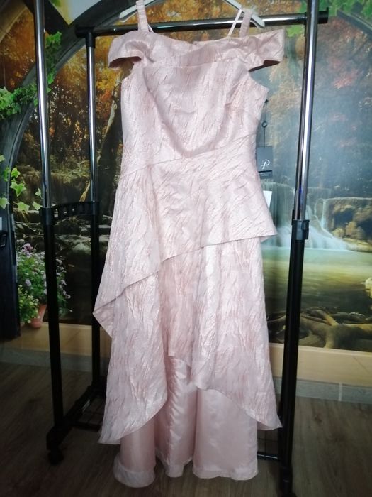 Piękna suknia Adrianna Papell 40