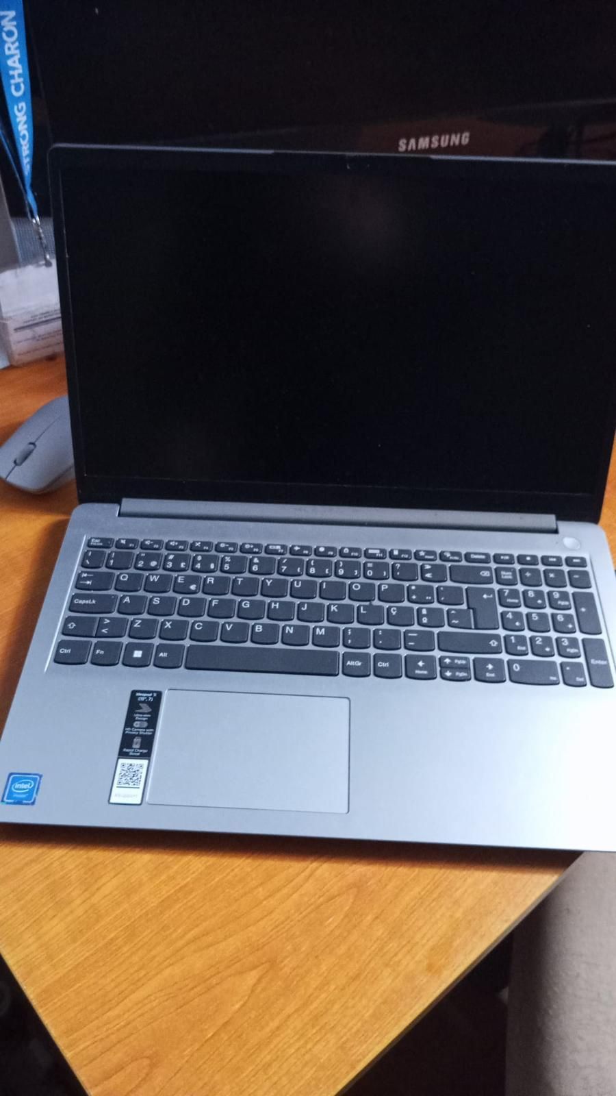 Vendo Portátil Lenovo IdeaPad 1 15IGL7-916 15.7" (NOVO)