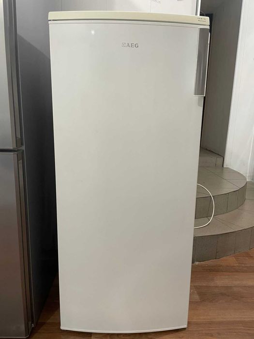 Холодильник без морозилки AEG S32500KSW1 Німеччина 240л. Технодом