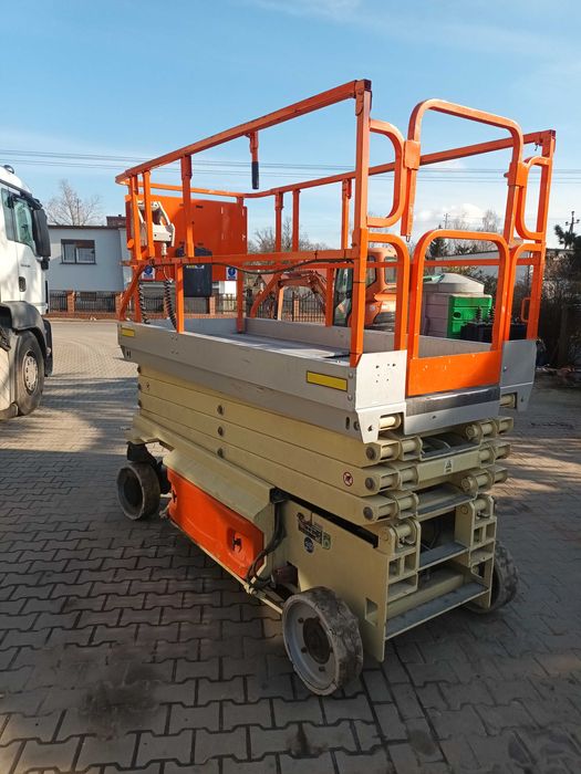 Podnośnik nożycowy jlg 3246es