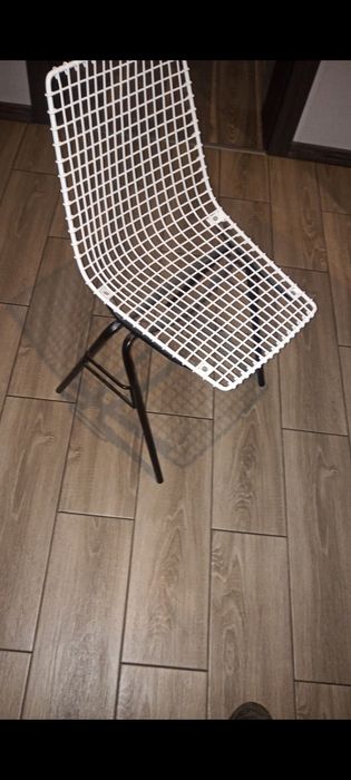 Krzesła siatkowe Henryka sztaby