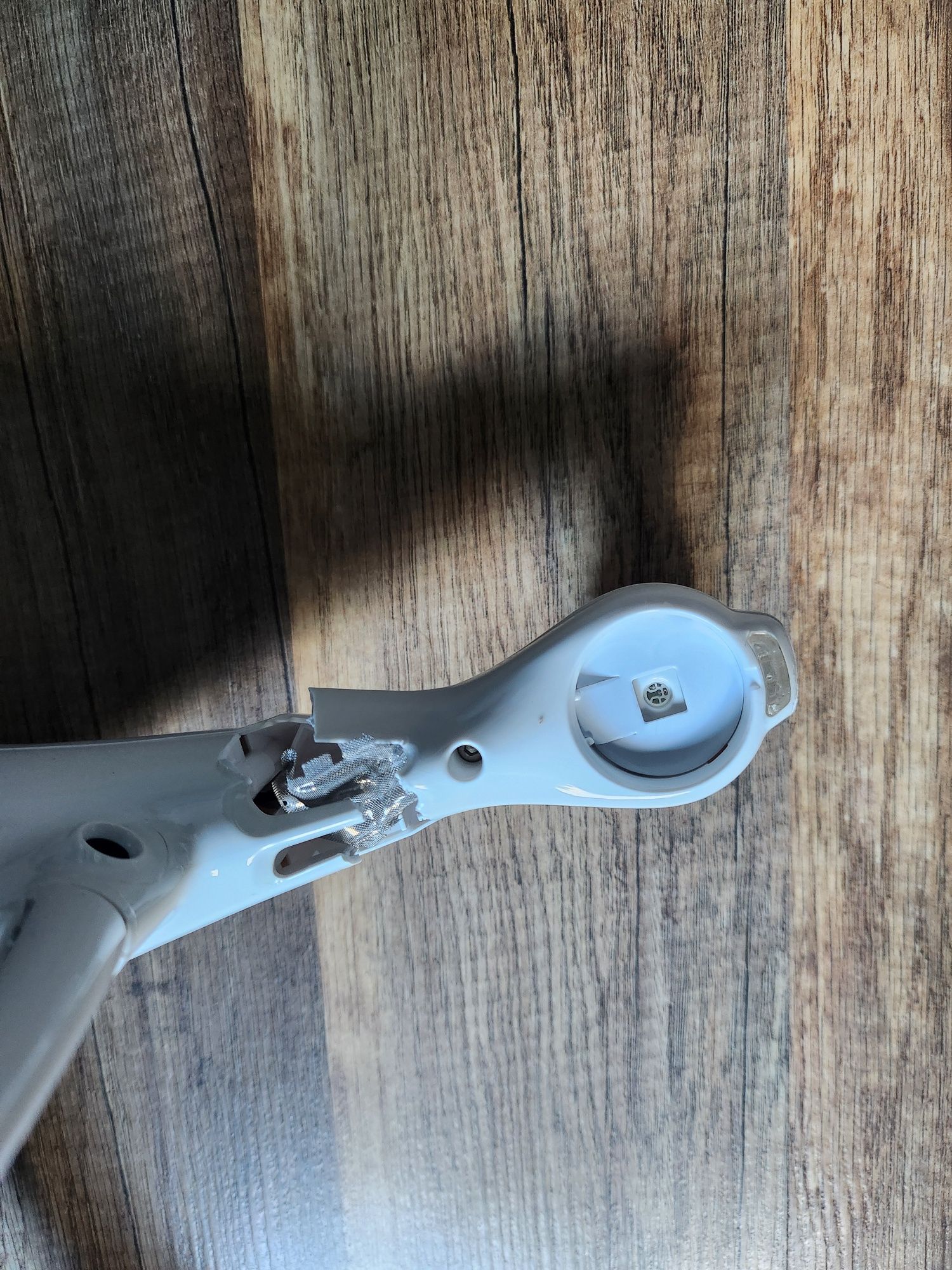 DJI phantom 4.   2 baterie