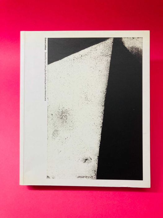 Entre Linhas / Between Lines - Autores Vários