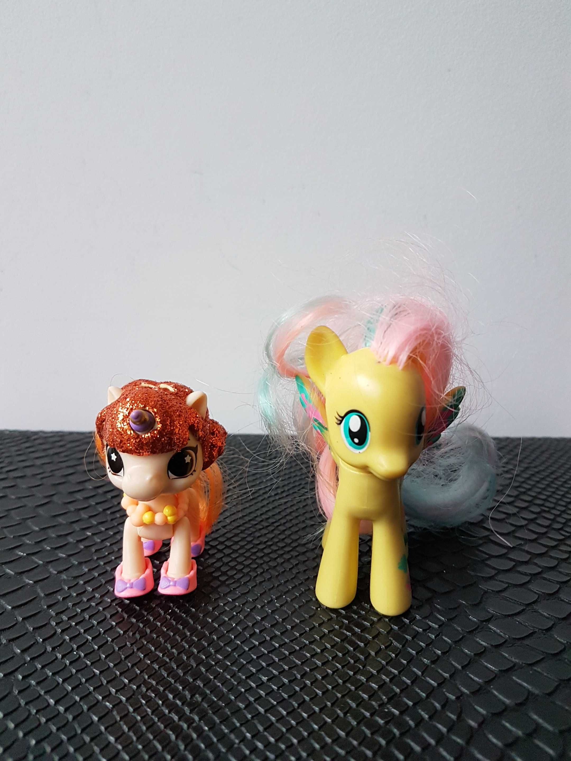 My Little Pony 2007 Hasbro Ponyville Kino w kształcie torebki popcornu