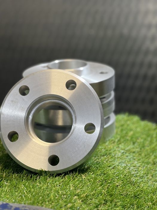 Проставки дисков колесных на Mercedes-Benz стальные облегченные и AL