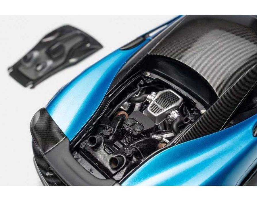 1/18 mclaren 600 lt metallic blue (lcd models)