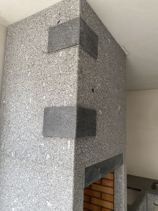 Churrrasqueira em granito cinza amaciado