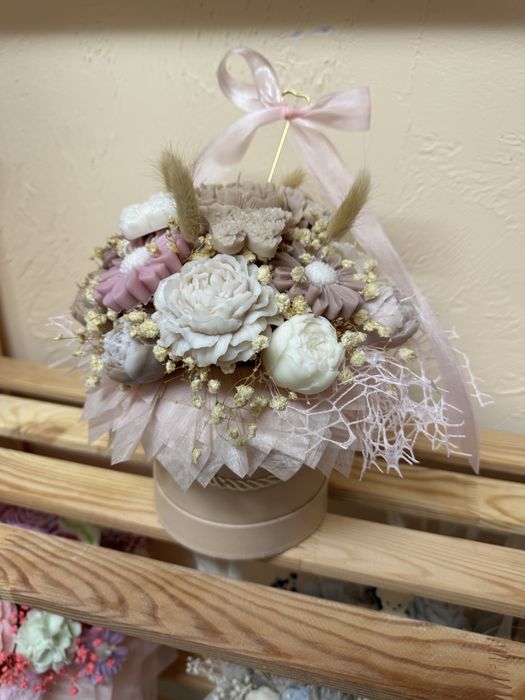 Idealny prezent. Kwiaty świece flower box sojowy.