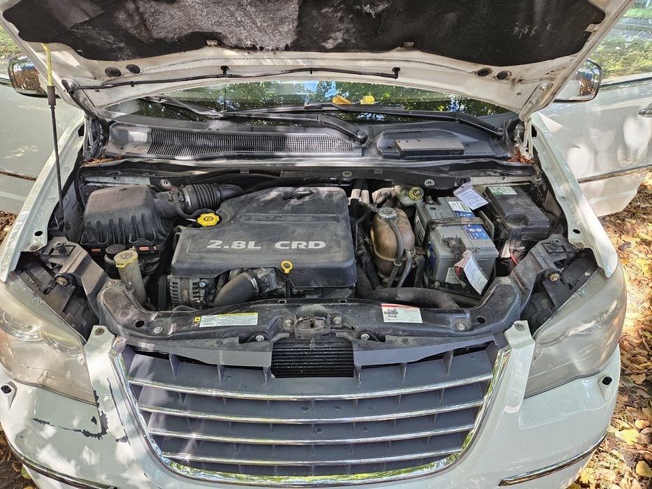 Chrysler Grand Voyager 2009 рік 2.8 дизель автомат 7 місць для військо