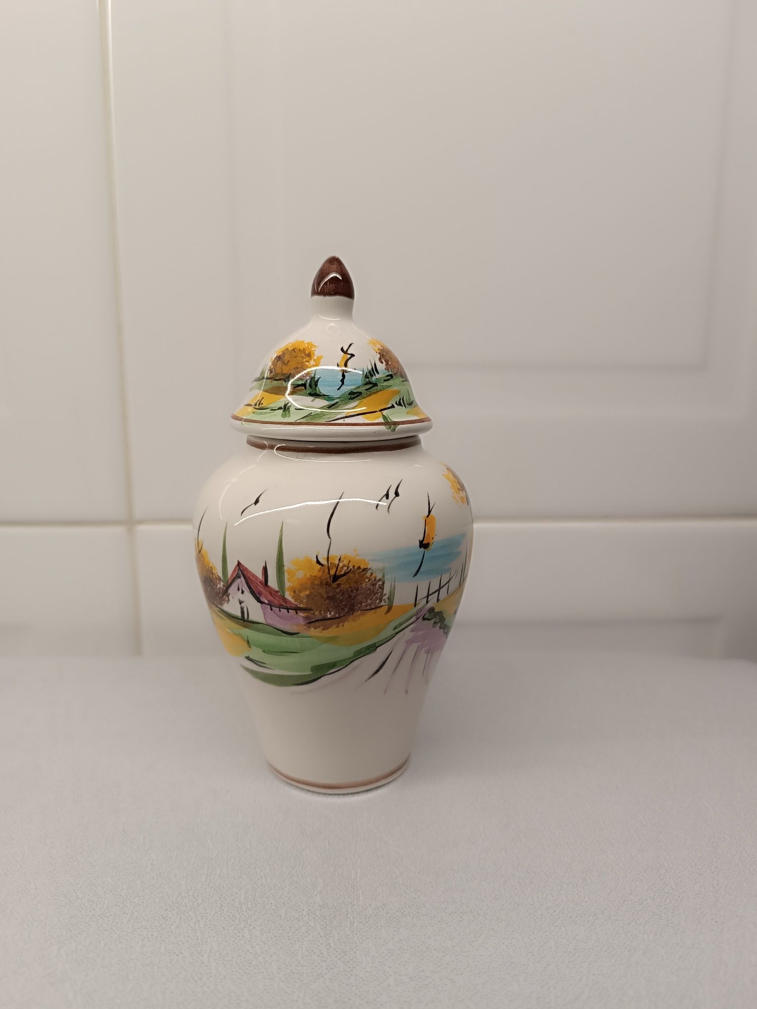 Pote, jarra em Porcelana. Excelente estado. 16 cm