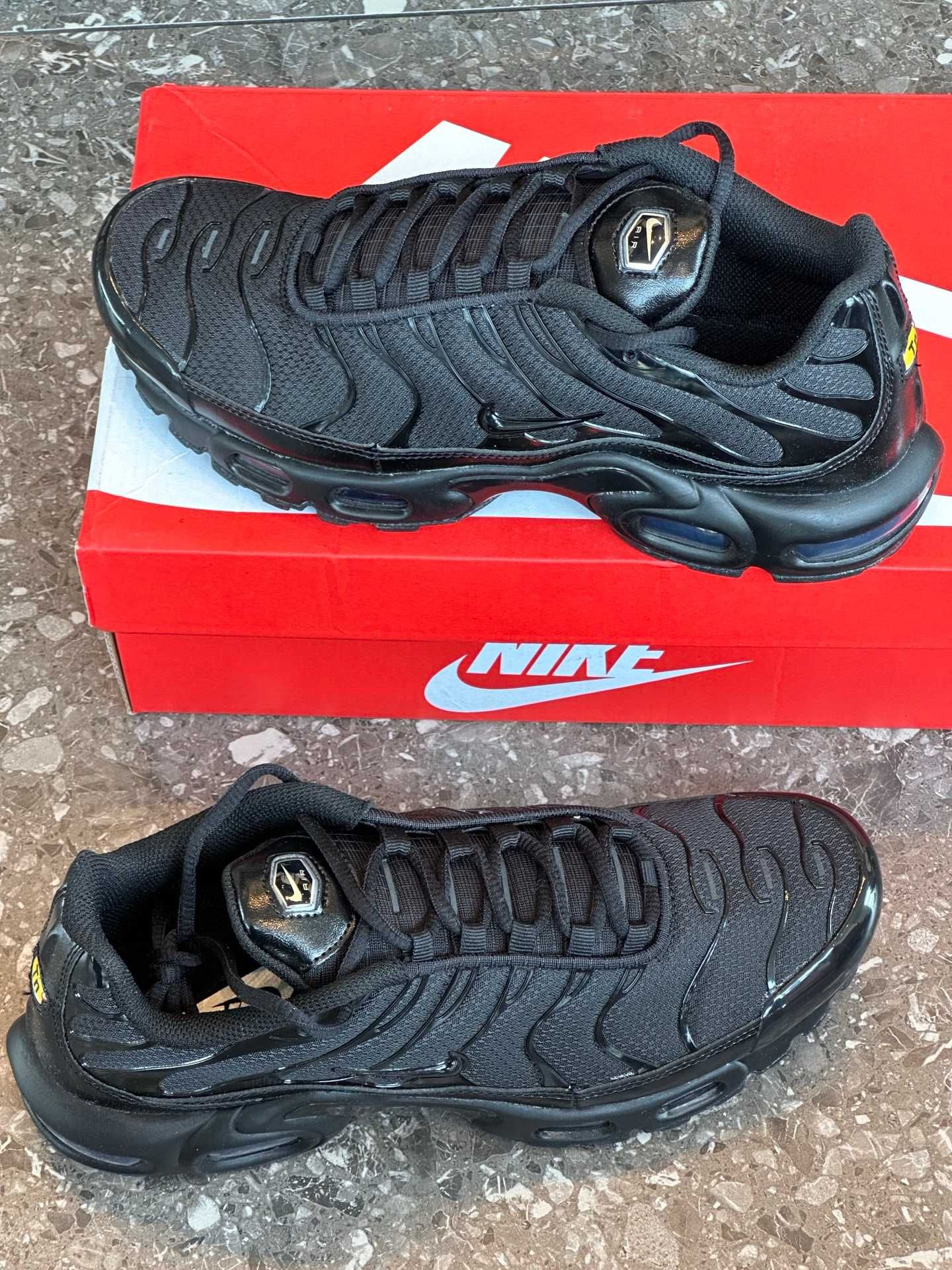 Nike Air Max Plus czarne oryginalne unisexTrampki R39