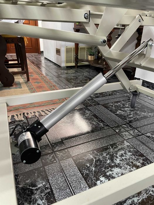Cama Articulada com Elevador , completamente nova