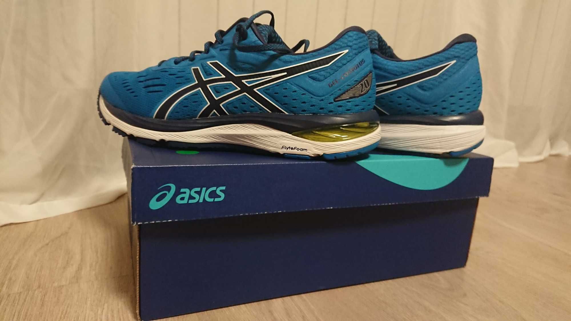 Чоловічі бігові кросівки Asics Gel-Cumulus 20