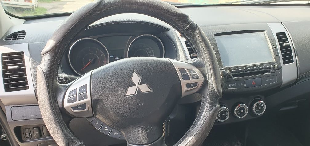 Продам автомобіль Mitsubishi Outlander