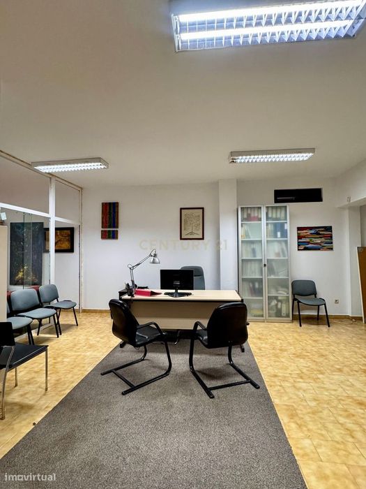 Loja em Albufeira com 97m² - RESERVADO!