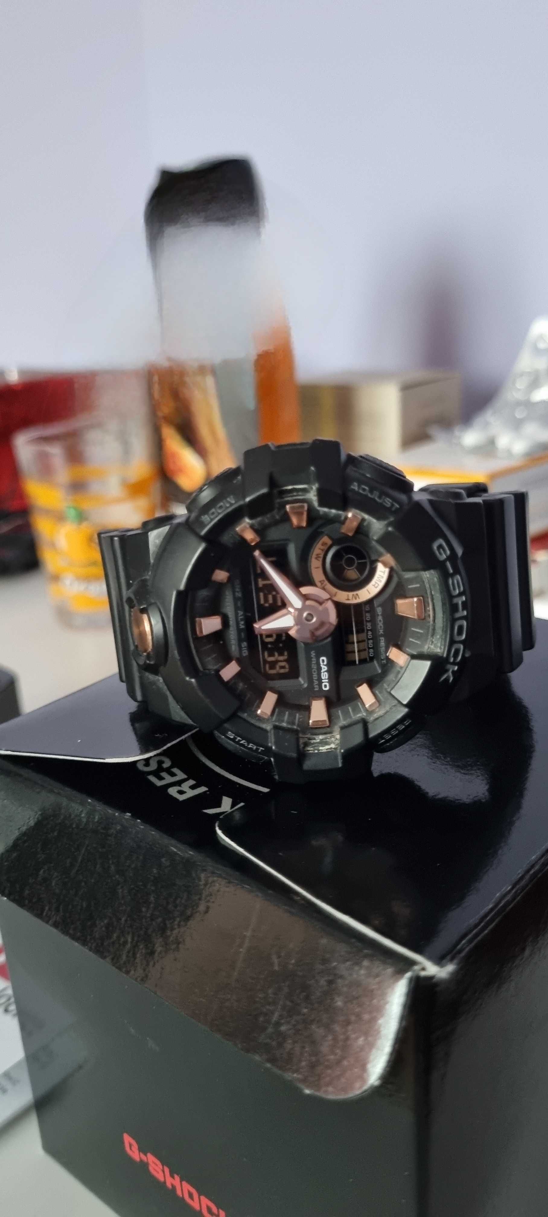 Zegarek G Shock.