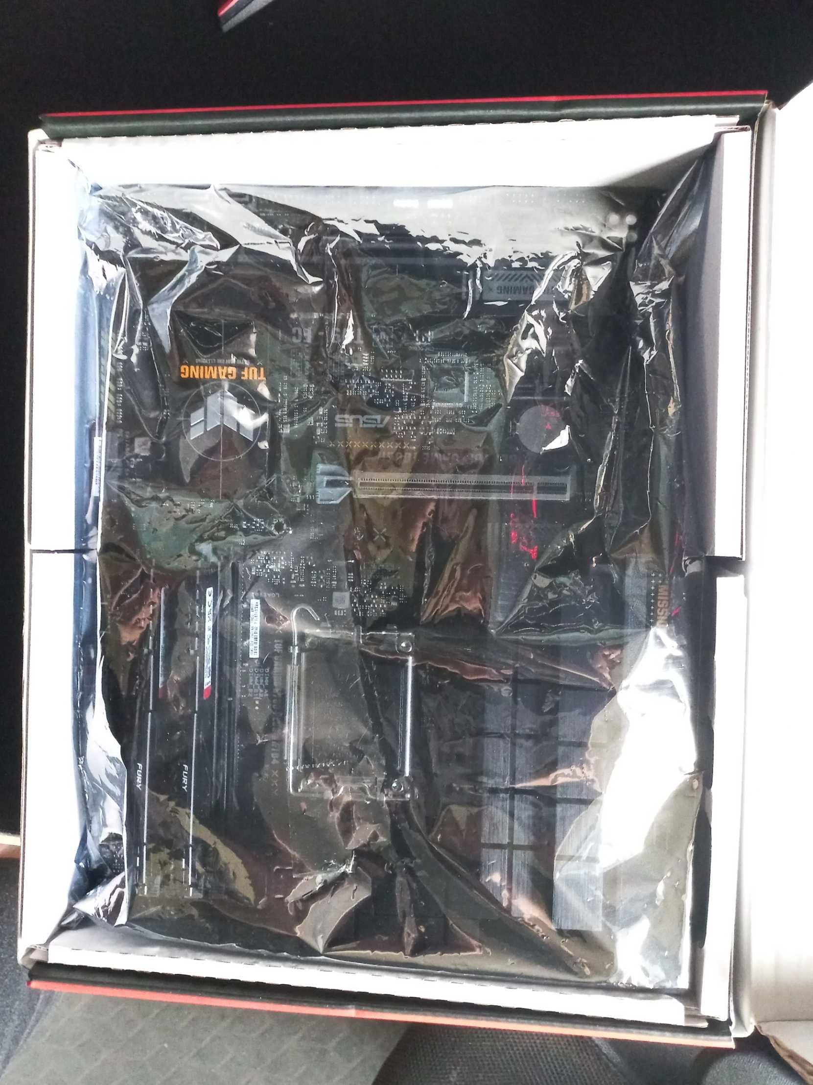 Płyta główna Asus TUF GAMING B760 PLUS WIFI D4 + 32GB DDR4 RAM