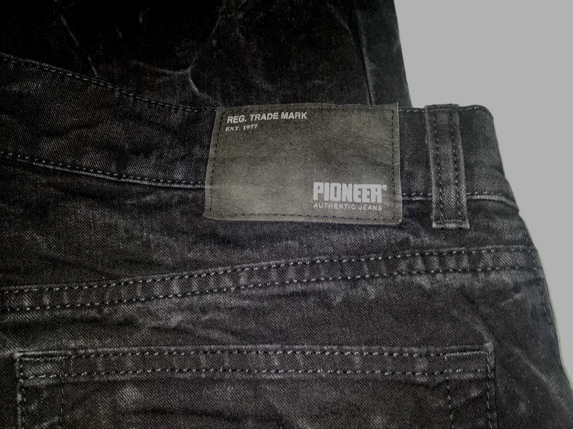 Джинси     PIONEER   five pocket         W34 L32   Німеччина