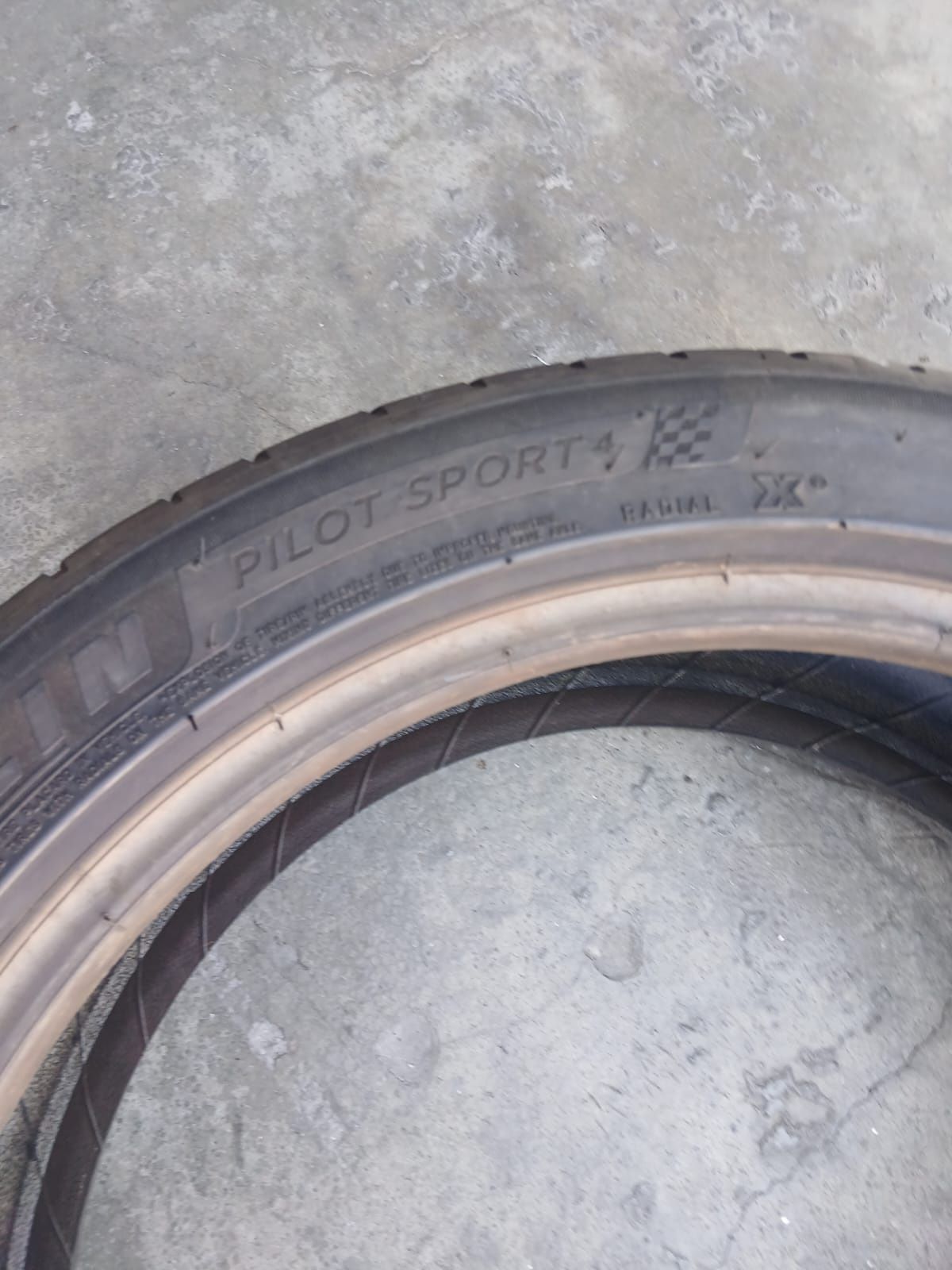 Pneus 225/45/R18 Michelin
