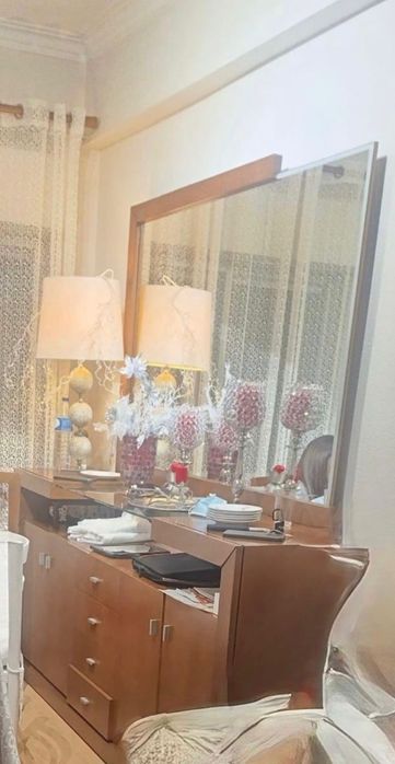 Sala completa em madeira de cerejeira - Mesa vidro, aparador, sofá e +