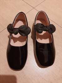 Czarne pantofelki 34