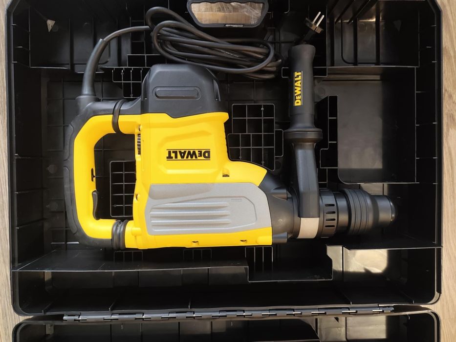 Młot udarowo-obrotowy DeWalt D25733K, 13.3J