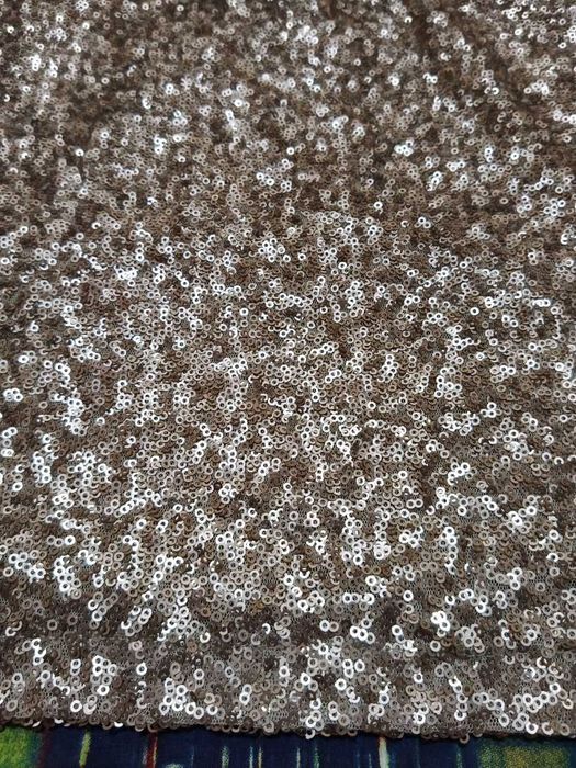 Блестящая сверкающая юбка на праздник