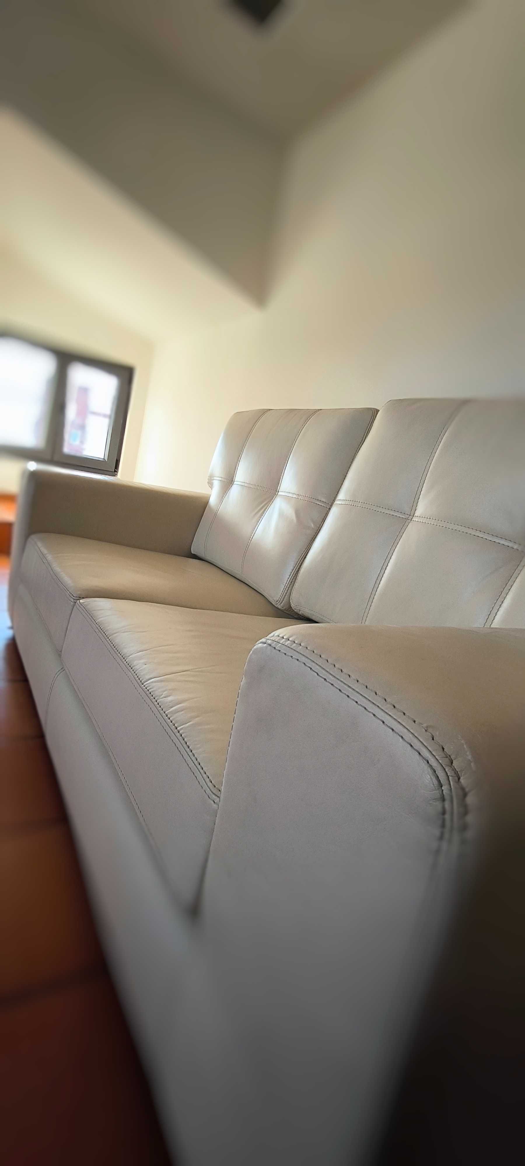 Sofá 3 Lugares + Poltrona Napa Branca ‑ Excelente Estado ‑ Vila Real