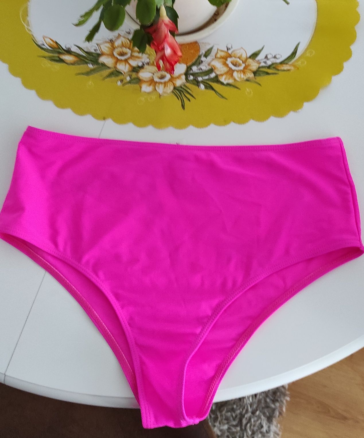 Dół bikini w kolorze neonowym