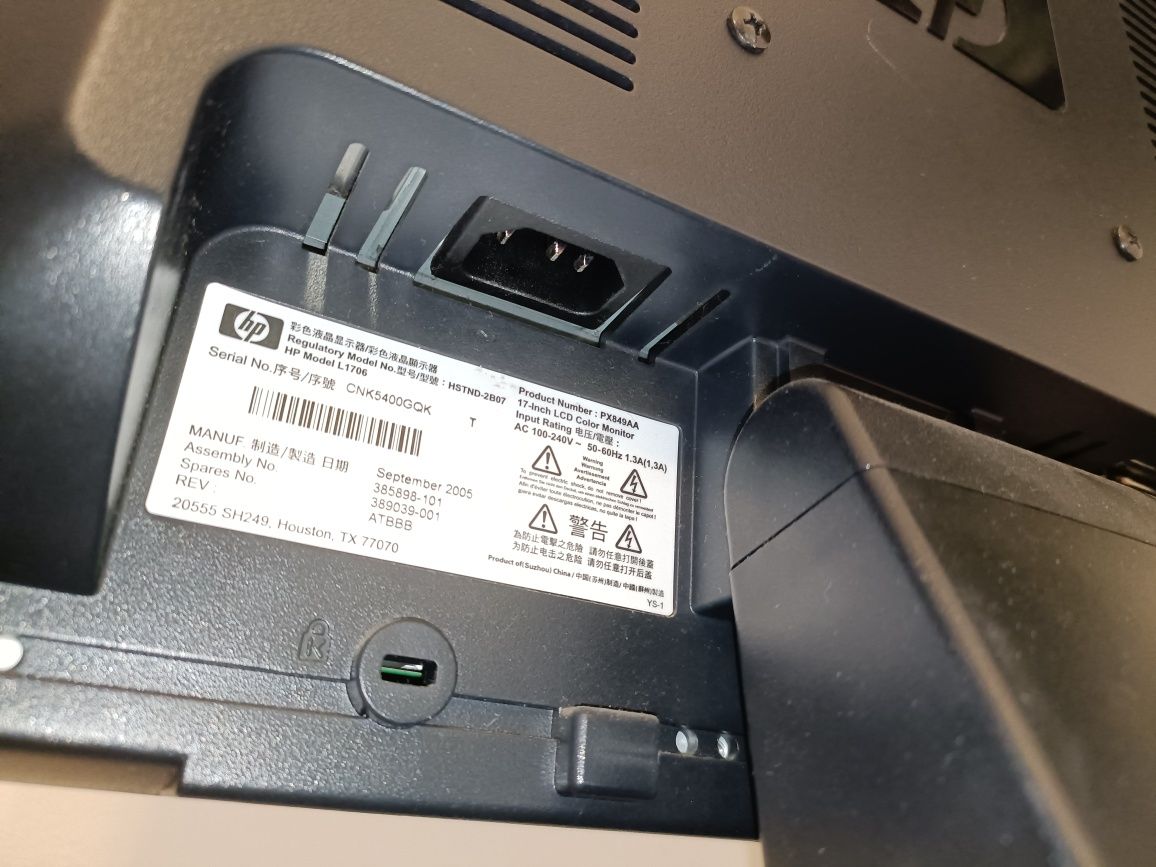 Monitor HP L1706 – formato quadrado