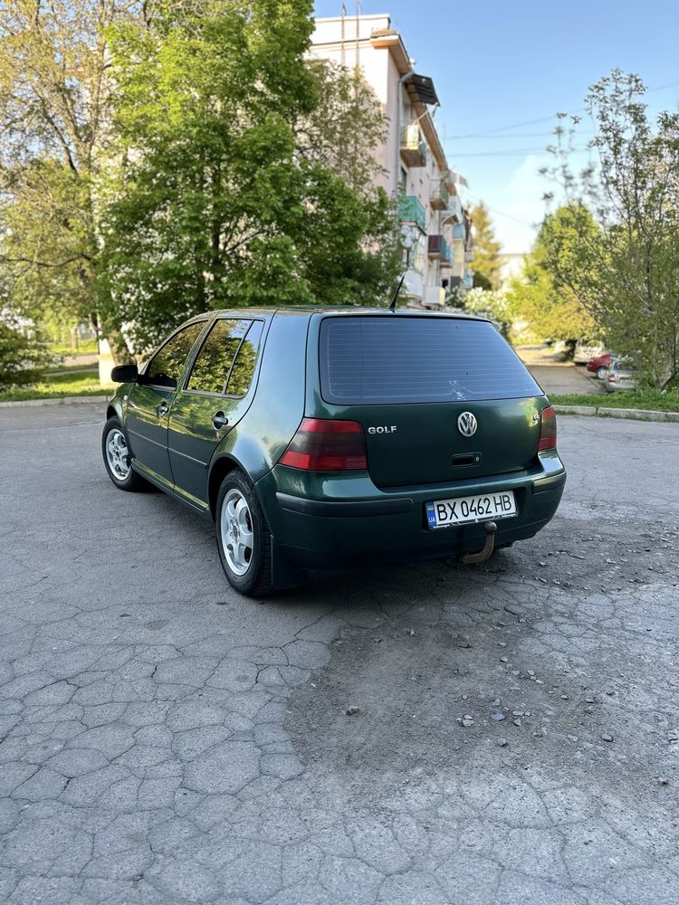 Volkswagen Golf 4 2000р 1.6 бензин